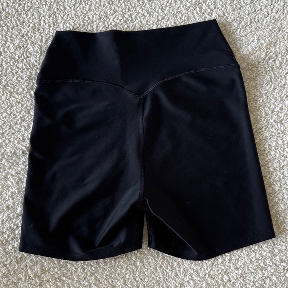 ALO Yoga Black Bike Shorts - Picture 2 of 4